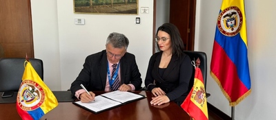 Foto de la firma de memorando