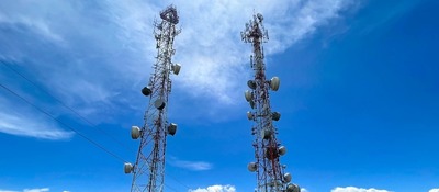Foto de antenas de comunicaciones