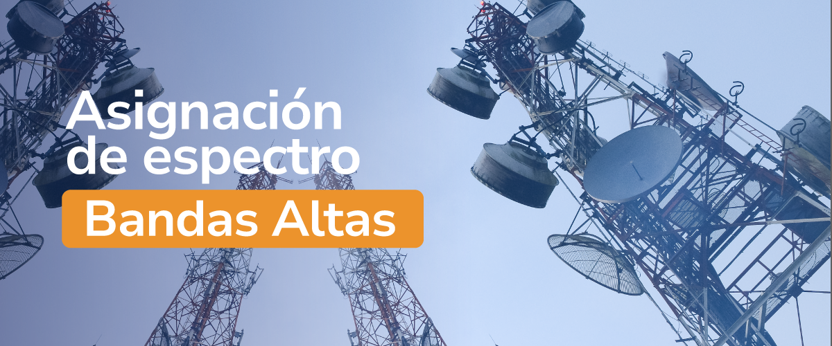 Foto de antena de comunicaciones