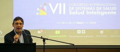 Foto del ministro TIC en presentación