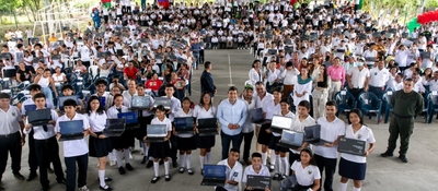 Foto del ministro TIC en evento