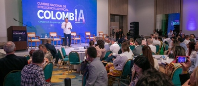 Foto del ministro TIC en la Cumbre ColombIA