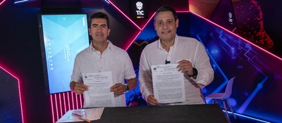 Foto del ministro TIC y directivo de CITEL