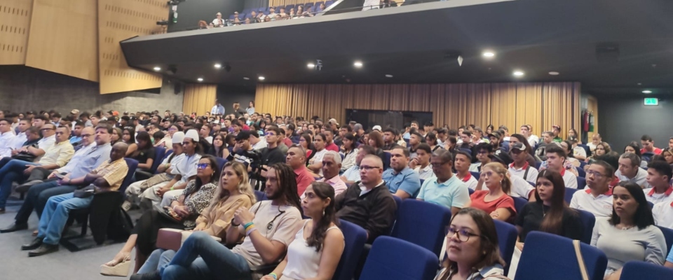 Foto del público en un auditorio