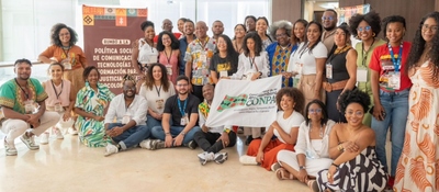 Foto de grupo de ciudadanos afrocolombianos que participaron en el evento