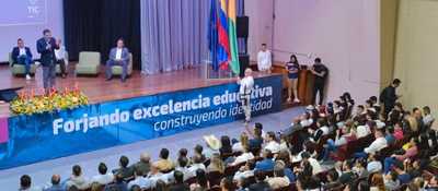 Foto del ministro TIC en Talento Tech