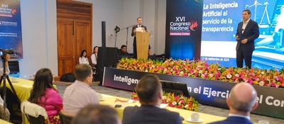 Foto de presentador en el evento