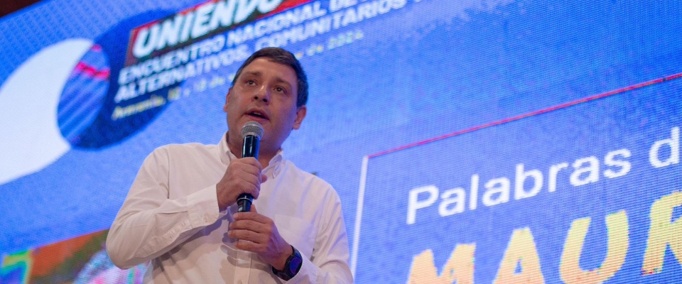 Foto del ministro TIC en presnetación en 'Uniendo Voces'
