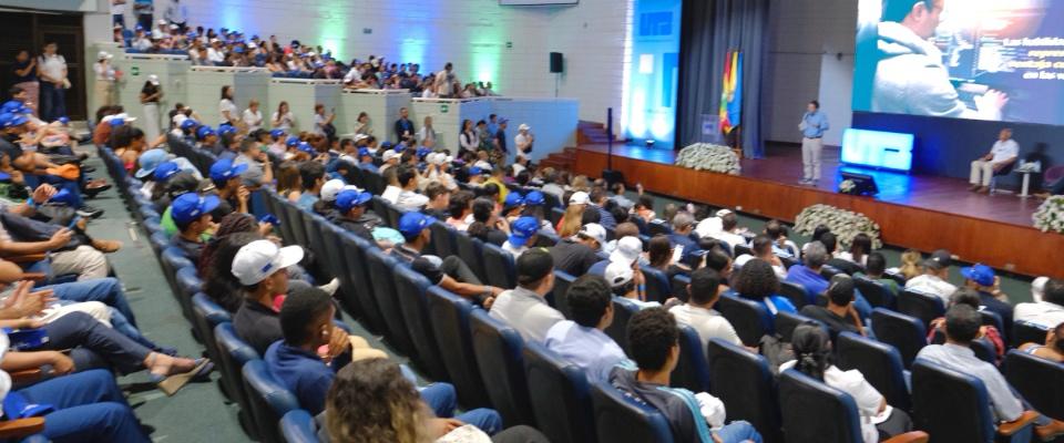 Foto del auditorio y asistentes