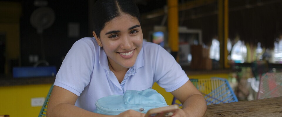 Foto de una joven sonriendo