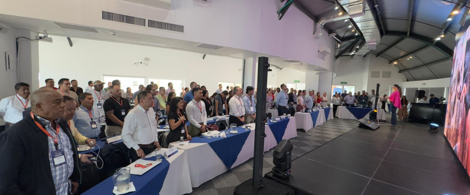 Foto de la graduación de Bootcamp ‘Potencia Gobierno Digital’ en Cali