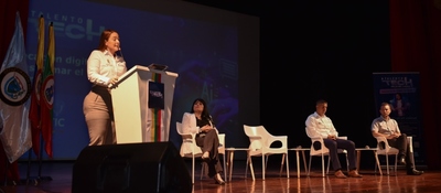 Foto de los exponentedes del bootcamp tecnológico de Talento TECH realizado en Buga