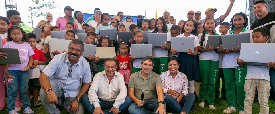 Foto del ministro TIC en evento