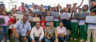 Foto del ministro TIC en evento