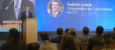 Foto del viceministro de conectividad en el marco del XIV Congreso Internacional del Espectro