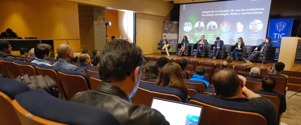 Foto de la reunión de AgroTIC 2024