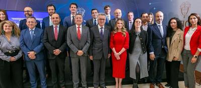 Foto del equipo que asistio a la firma del convenio Foto del equipo que asistio a la firma del convenio