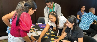 Foto de los profesores y profesoras elegidos para el programa que formará en pensamiento computacional Foto de los profesores y profesoras elegidos para el programa que formará en pensamiento computacional