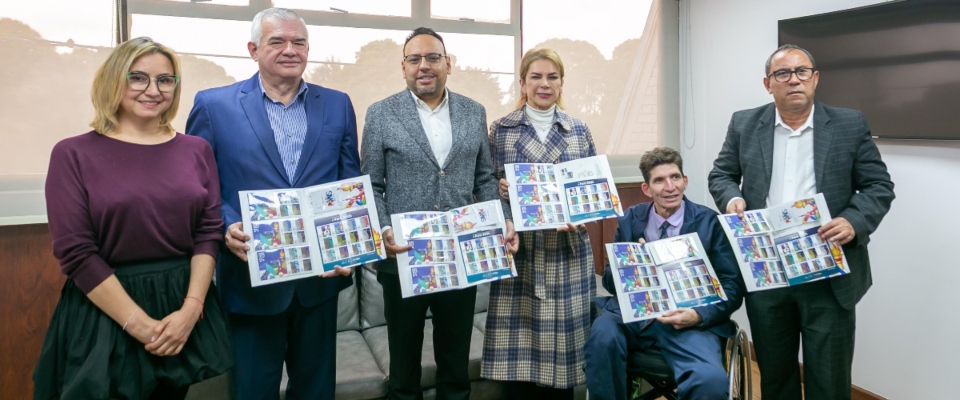 Foto del Ministro TIC, la ministra del Deporte, el presidente de 4-72, el presidente del Comité Olímpico Colombiano y el presidente del Comité Paralímpico Colombiano. Foto del Ministro TIC, la ministra del Deporte, el presidente de 4-72, el presidente del Comité Olímpico Colombiano y el presidente del Comité Paralímpico Colombiano.