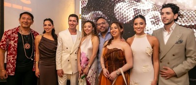 Foto del ministro TIC en el lanzamiento de la serie La Vorágine