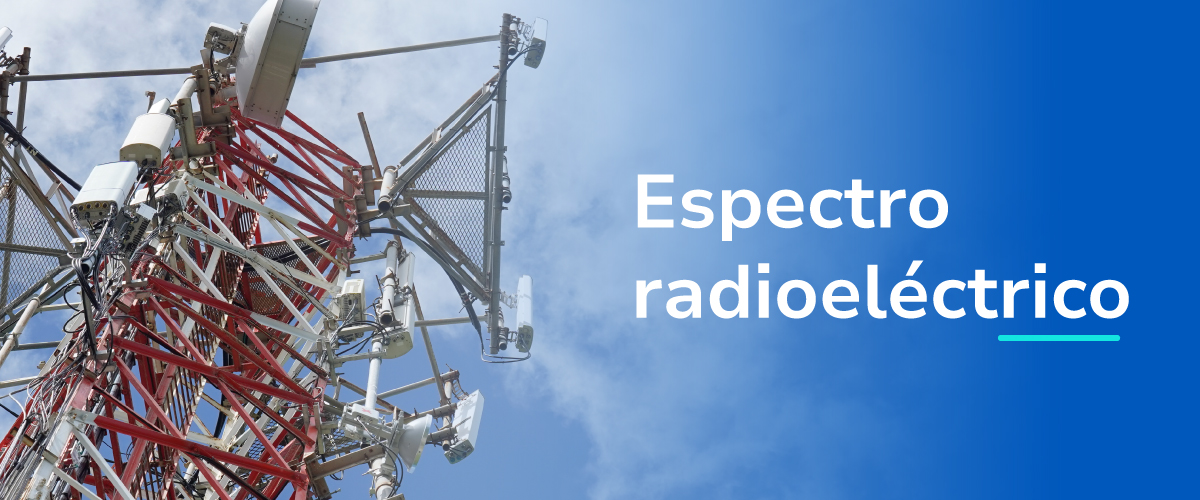 Foto de antena radioeléctrica Foto de antena radioeléctrica