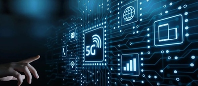 Imagen diseñada de una imagen señalando un fondo futurista resaltando la palabra 5G Imagen diseñada de una imagen señalando un fondo futurista resaltando la palabra 5G