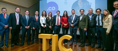 Foto de los integrantes del equipo PuntoCo Foto de los integrantes del equipo PuntoCo