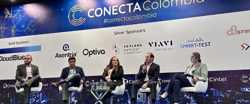 Foto de moderadores del evento