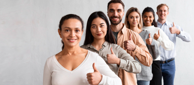 Foto de un grupo de personas Foto de un grupo de personas