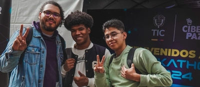 Foto de asistentes de Hackatón Reto CiberPaz 2024