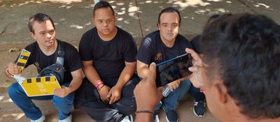 Foto de ciudadanos beneficarios de la inclusión