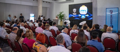 Foto del lanzamiento de ‘Robi’ y ‘GOV.CO 2.0