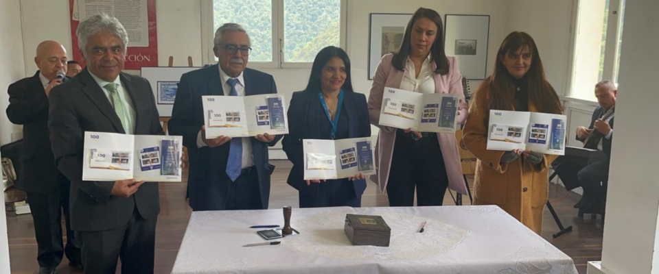 Foto de la presentación de los sello postales