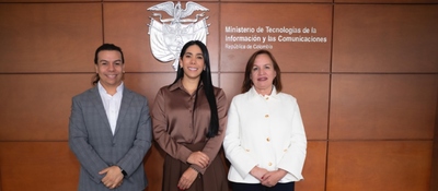 Foto de nueva Ministra Carina Murcia y viceministros