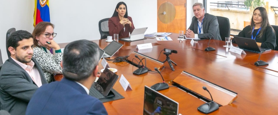 Foto de funcionarios del Ministerio TIC