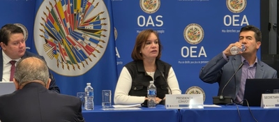 Foto de la viceministra en presnetación en el Comité Directivo Permanente de la Comisión Interamericana de Telecomunicaciones