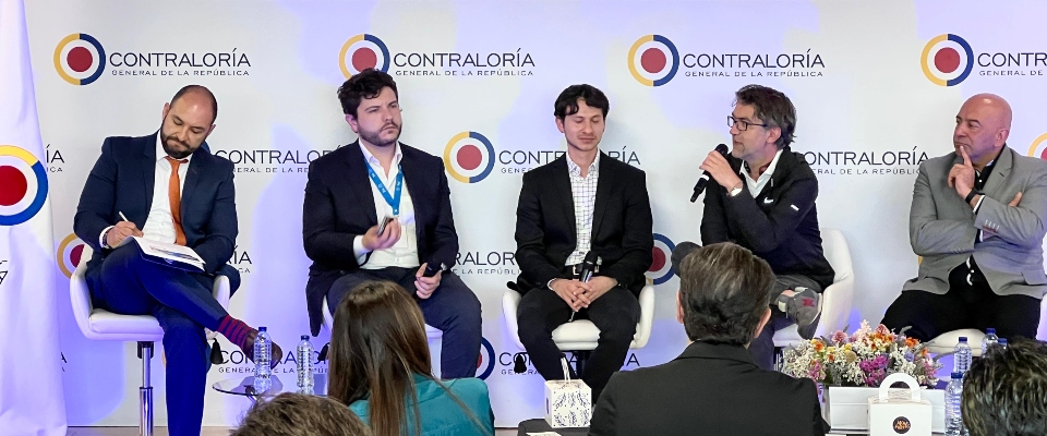 Foto de presentadores del panel