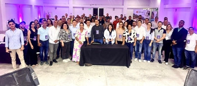 Foto de 150 líderes que participaron en GovCamp