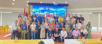Foto de funcionarios participantes en los GovCamp