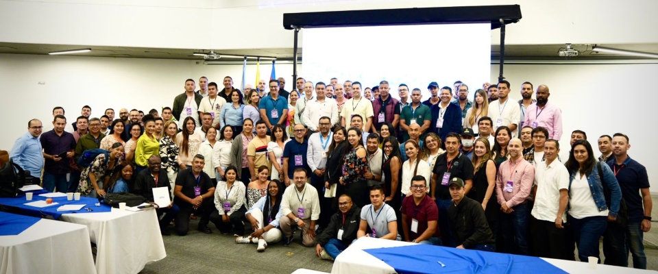 Foto de funcionarios del sector público