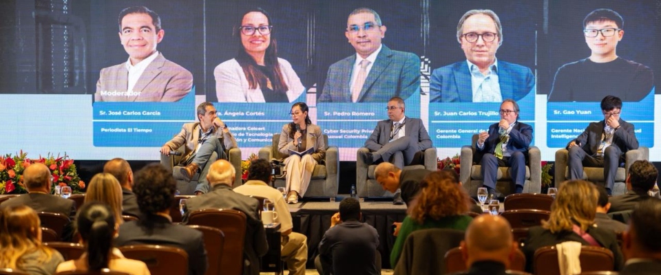 Foto de represntantes de Colombia y China