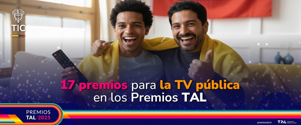 Foto de dos hombres viendo TV