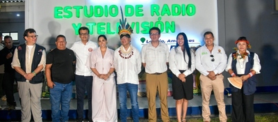 Foto de Presidente Petro, ministra TIC, gerente de RTVC y representantes de gobierno local