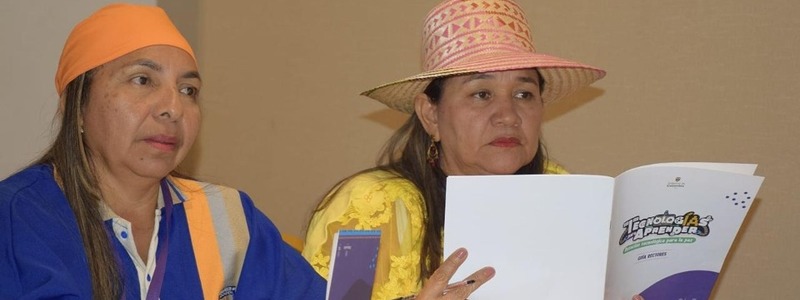 IAprende con Sentido Humano y Territorial — o programa nacional colombiano de formação escalonada em IA para professores da rede pública