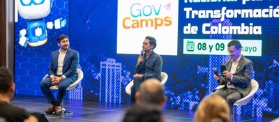 Panelistas participan en foro del Ministerio TIC sobre inteligencia artificial y transformación digital en Colombia