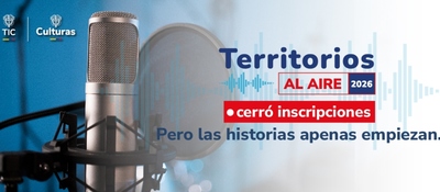 Micrófono de estudio junto al anuncio de Territorios al Aire 2026, convocatoria para emisoras comunitarias del país