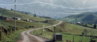 Paisaje rural con antenas y señales digitales sobre montañas, representando internet satelital en zonas apartadas
