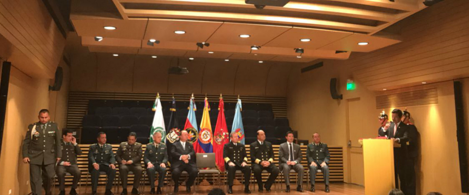  condecoraciòn a MinDefensa y Comandantes de las Fuerzas Militares y de Policía con la Medalla 'Manuel Murillo Toro