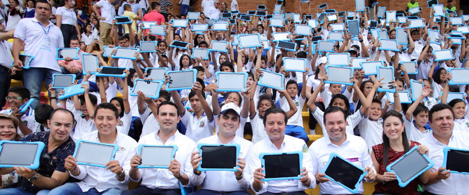 7.200 niños de Floridablanca estudiarán con tabletas digitales