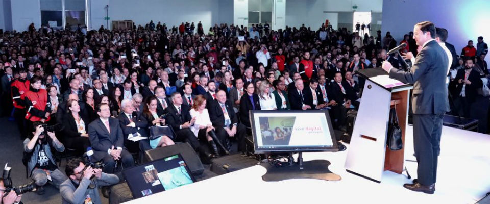 “Apoyar, facilitar y fortalecer, ese es el aporte de la tecnología a la educación”: Ministro Luna